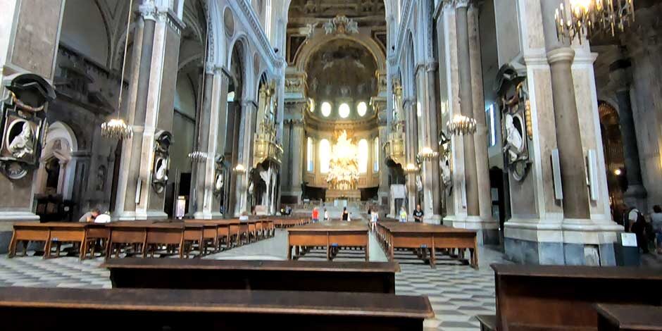 Intérieur de la cathédrale de Naples